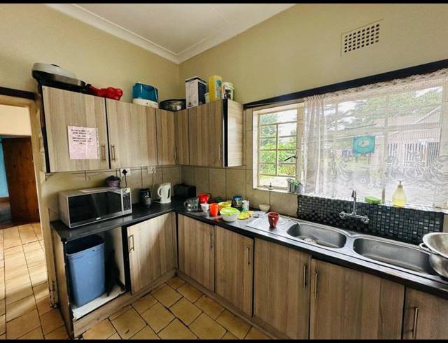 12 BEDROOM HOUSE FOR SALE IN WEBBER